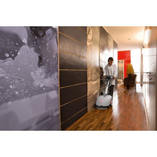 Поломоечная машина Comac Vispa 35 Е